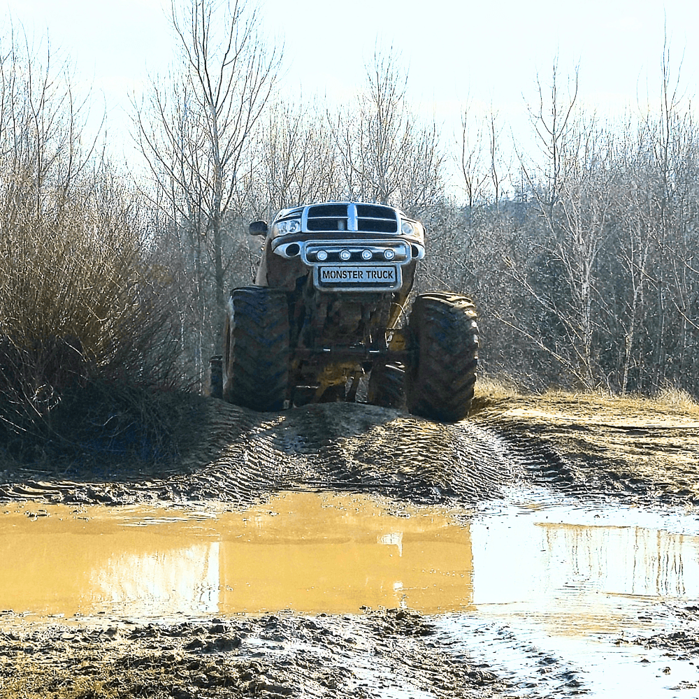 Monster Truck na torze – zdjęcie 5